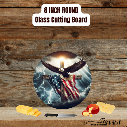 Patriotic Faith Eagle — 8″ Round Tempered Glass Cutting Board