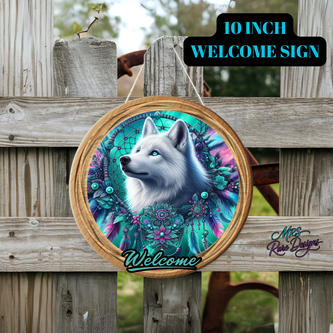 Mystic White Wolf Dreamcatcher Welcome Sign – 10 Inch Round Wooden Door Decor
