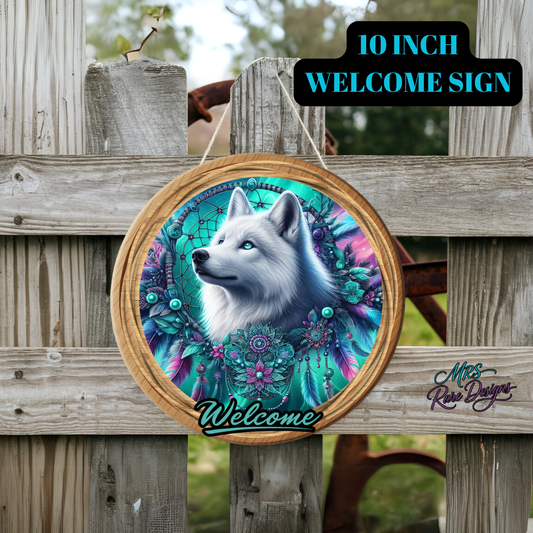 Mystic White Wolf Dreamcatcher Welcome Sign – 10 Inch Round Wooden Door Decor